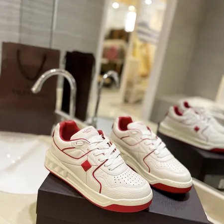 ヴァレンティノ カジュアルシューズ