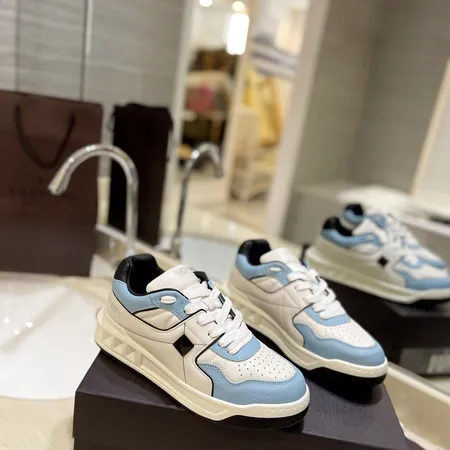 ヴァレンティノ カジュアルシューズ