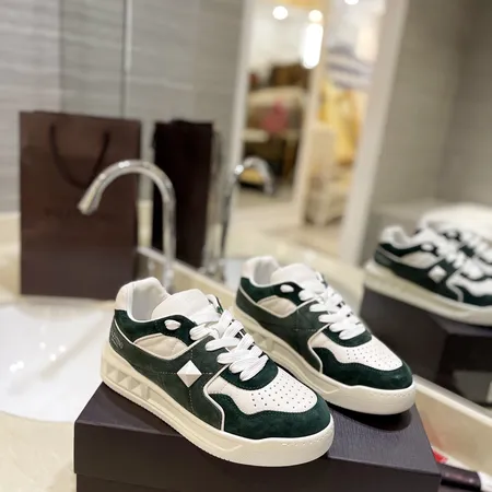 ヴァレンティノ カジュアルシューズ