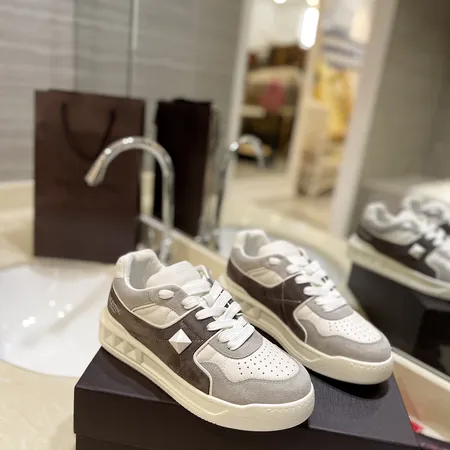 ヴァレンティノ カジュアルシューズ