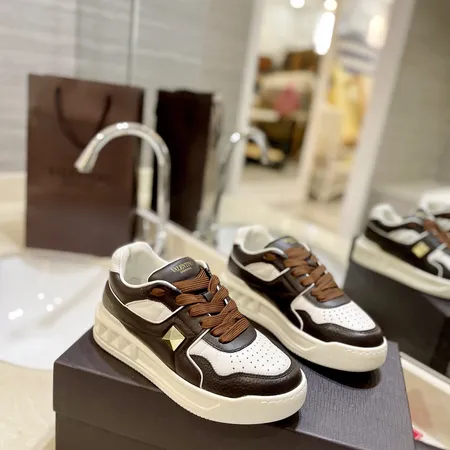 ヴァレンティノ カジュアルシューズ