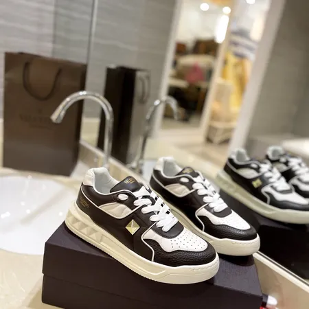 ヴァレンティノ カジュアルシューズ