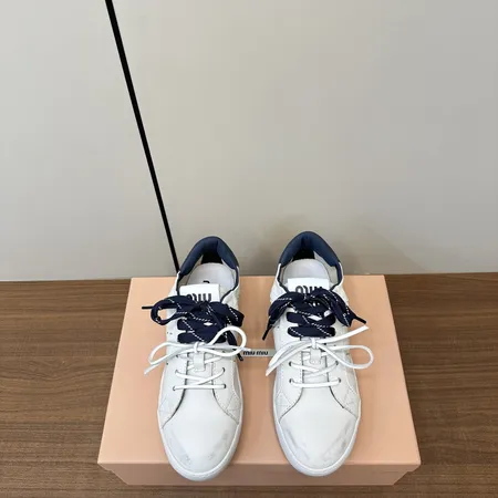 ミュウミュウ カジュアルシューズ