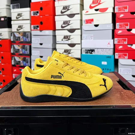 プーマ スニーカー