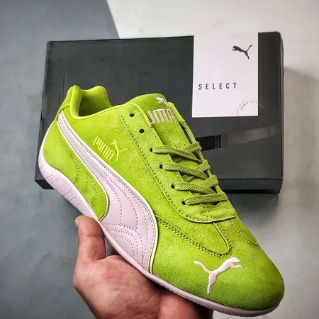 プーマ スニーカー