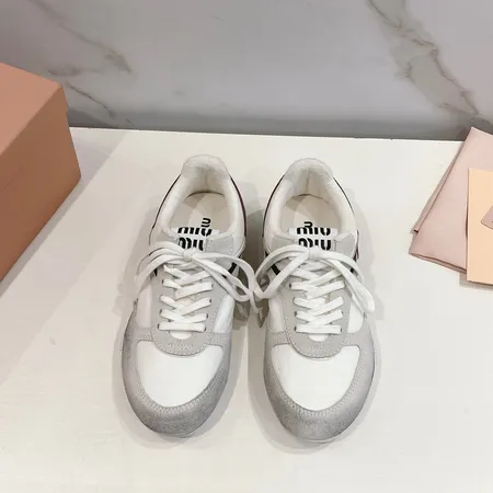 ミュウミュウ カジュアルシューズ