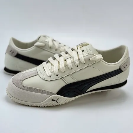 プーマ スニーカー