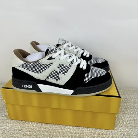 フェンディ カジュアルシューズ