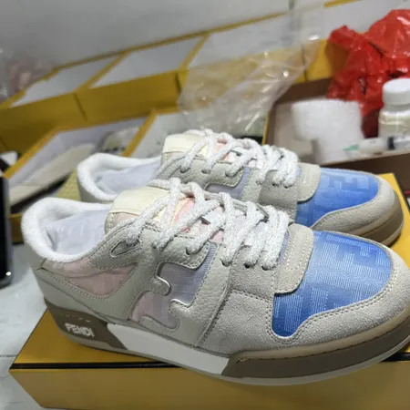 フェンディ カジュアルシューズ