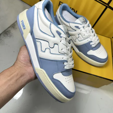 フェンディ カジュアルシューズ