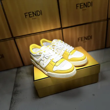 フェンディ カジュアルシューズ