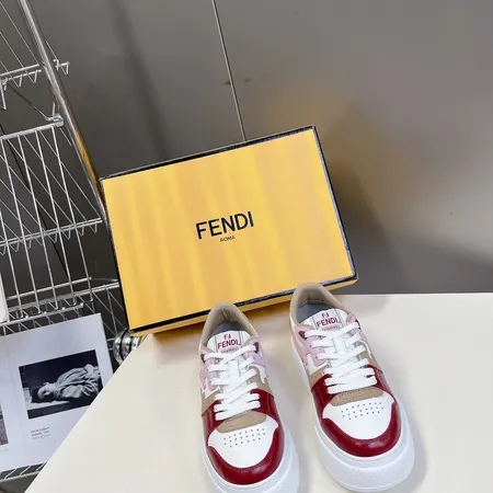 フェンディ カジュアルシューズ
