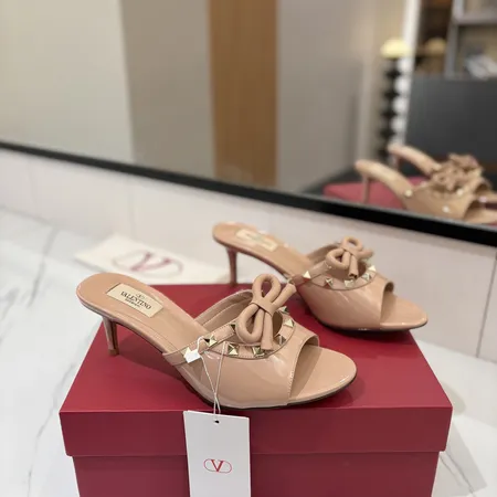 ヴァレンティノ スリッパ