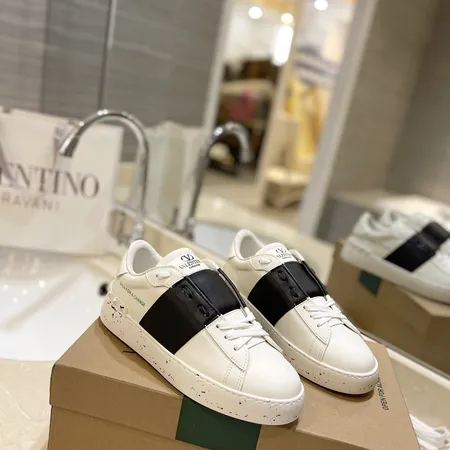 ヴァレンティノ カジュアルシューズ