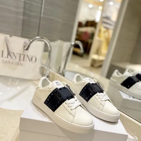 ヴァレンティノ カジュアルシューズ