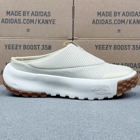 ノースフェイス カジュアルシューズ