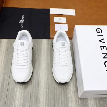 ジバンシィ スニーカー