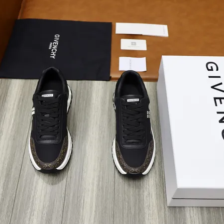 ジバンシィ スニーカー