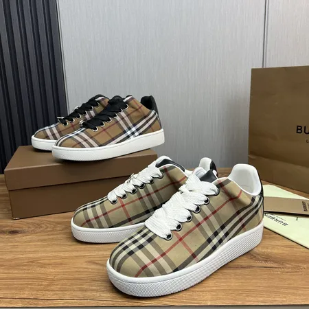 バーバリー ス カジュアルシューズ