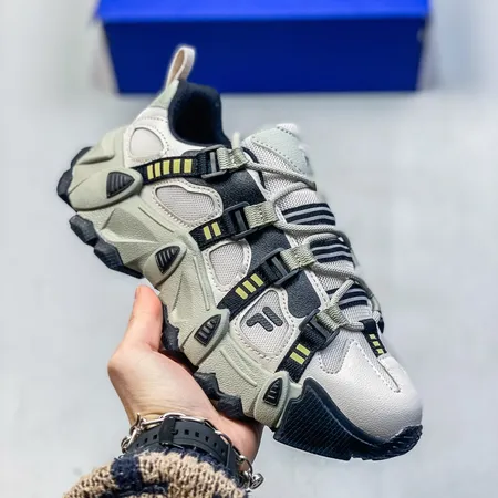 フィラ スニーカー