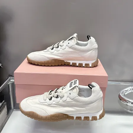 ミュウミュウ スニーカー