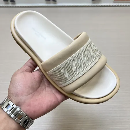 ルイヴィトン スリッパ