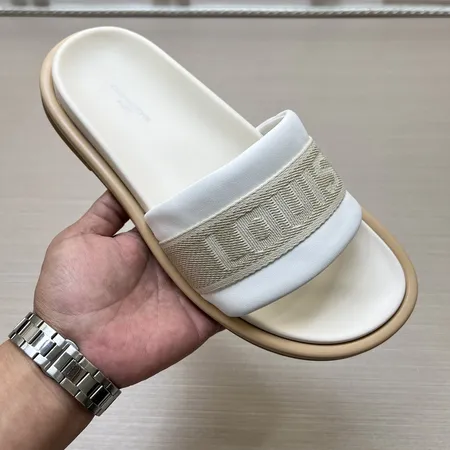 ルイヴィトン スリッパ