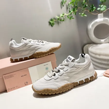 ミュウミュウ カジュアルシューズ