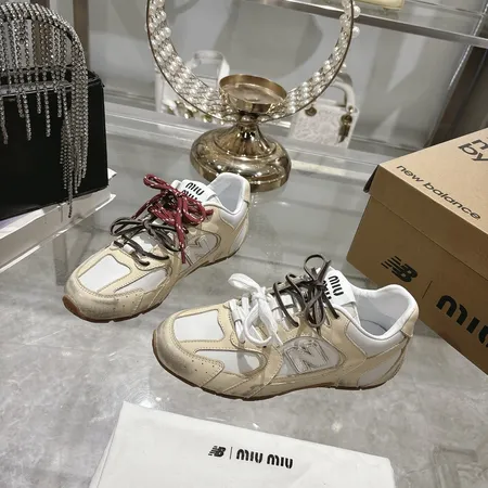 ミュウミュウ スニーカー