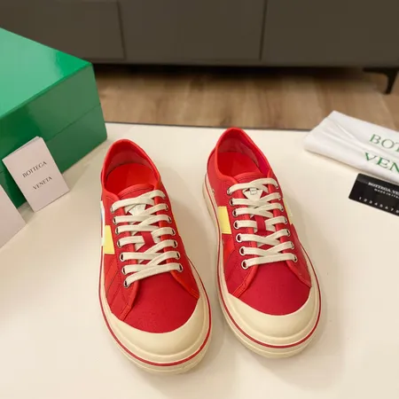 ボッテガ ヴェネタ カジュアルシューズ