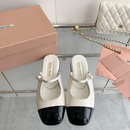 ミュウミュウ スリッパ