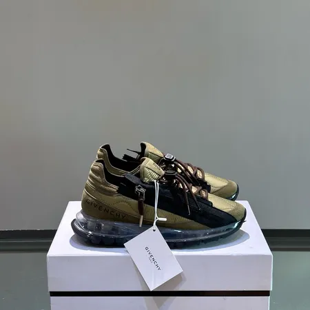 ジバンシィ スニーカー