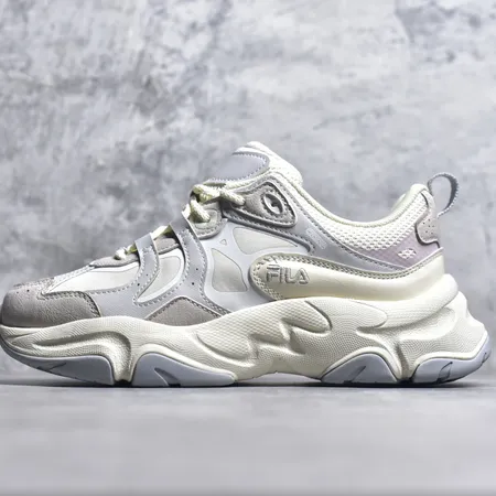 フィラ スニーカー