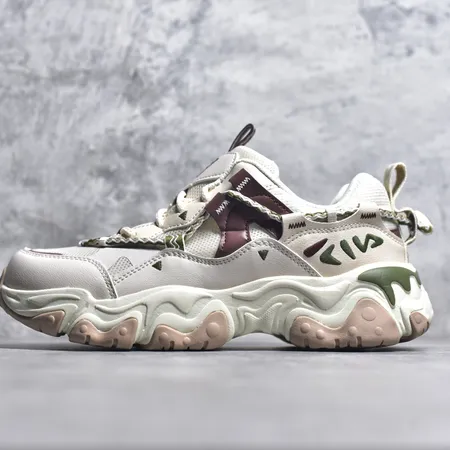 フィラ スニーカー