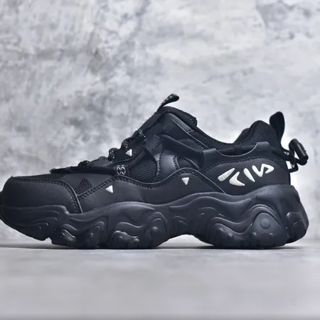 フィラ スニーカー