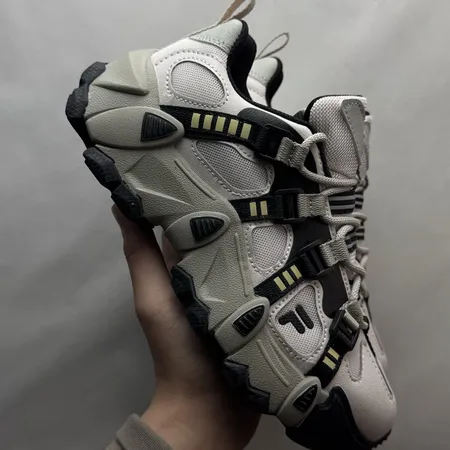 フィラ スニーカー