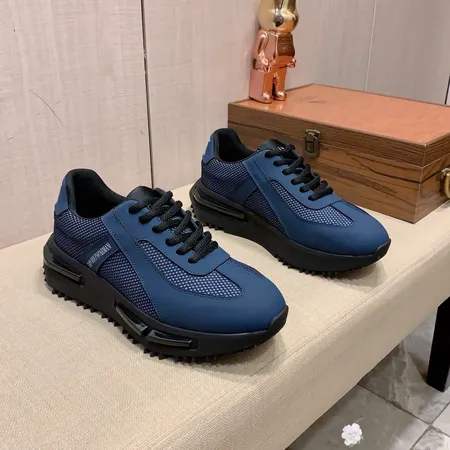 アルマーニ スニーカー