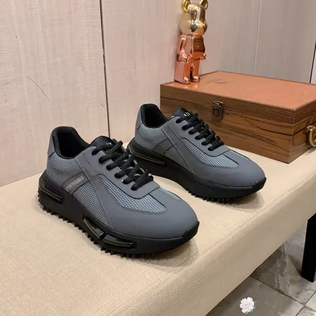 アルマーニ スニーカー