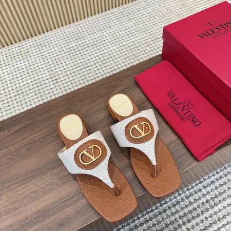 ヴァレンティノ スリッパ