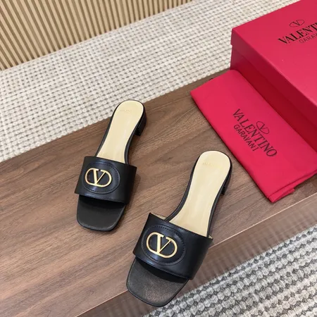 ヴァレンティノ スリッパ