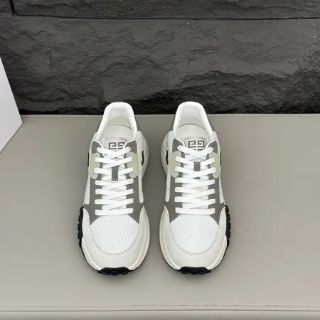 ジバンシィ スニーカー