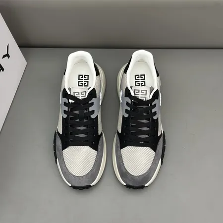 ジバンシィ スニーカー