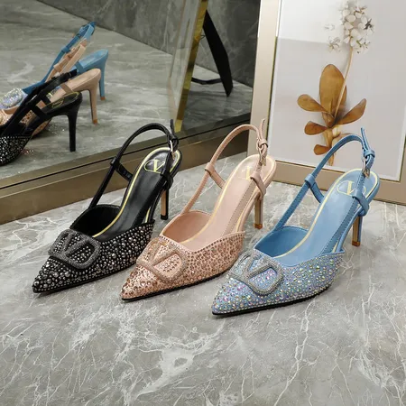 ヴァレンティノ サンダル