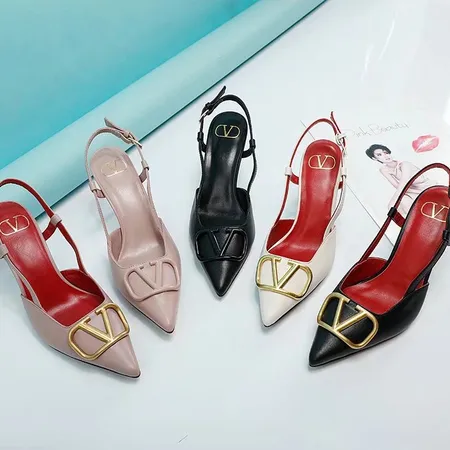 ヴァレンティノ サンダル