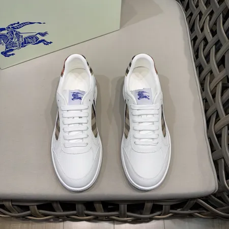 バーバリー ス カジュアルシューズ