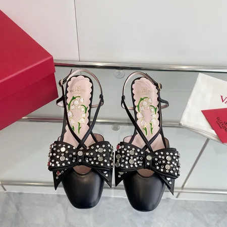 ヴァレンティノ サンダル