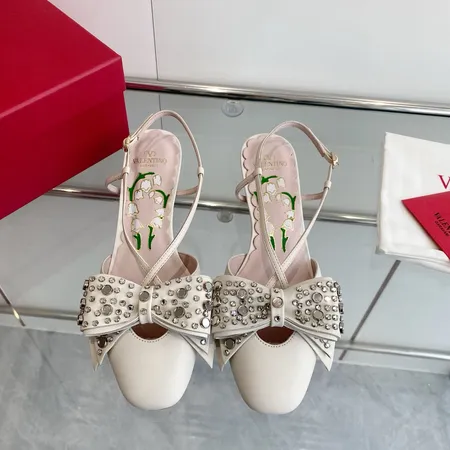 ヴァレンティノ サンダル