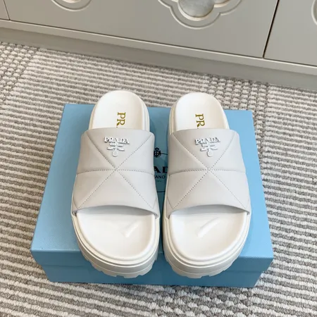 プラダ スリッパ