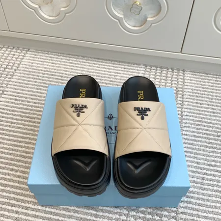 プラダ スリッパ