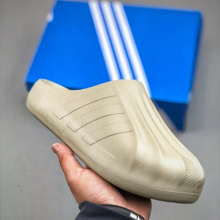 アディダス スリッパ